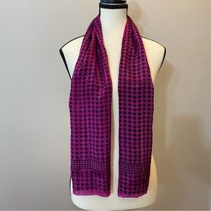 Vintage Club 7 Echo silk scarf EUC